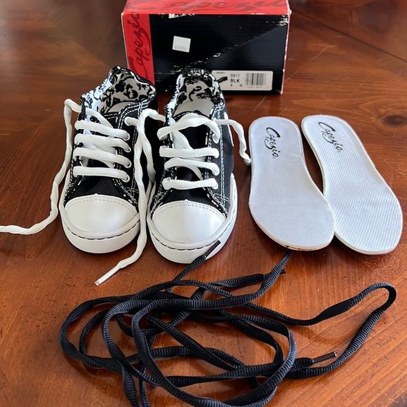 Capezio Spirit DS17 Black Flexible Dance Sneakers - Picture 1 of 10